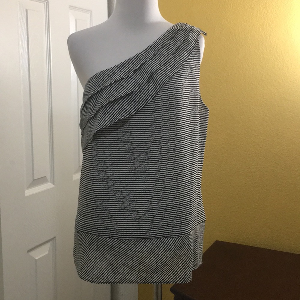 The Limited one shoulder top, Sz M